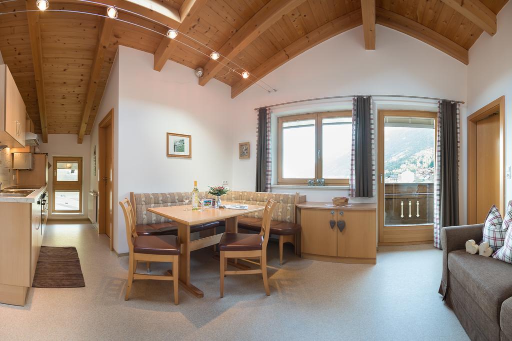 Hotel Haus Fernblick Neustift im Stubaital Habitación foto