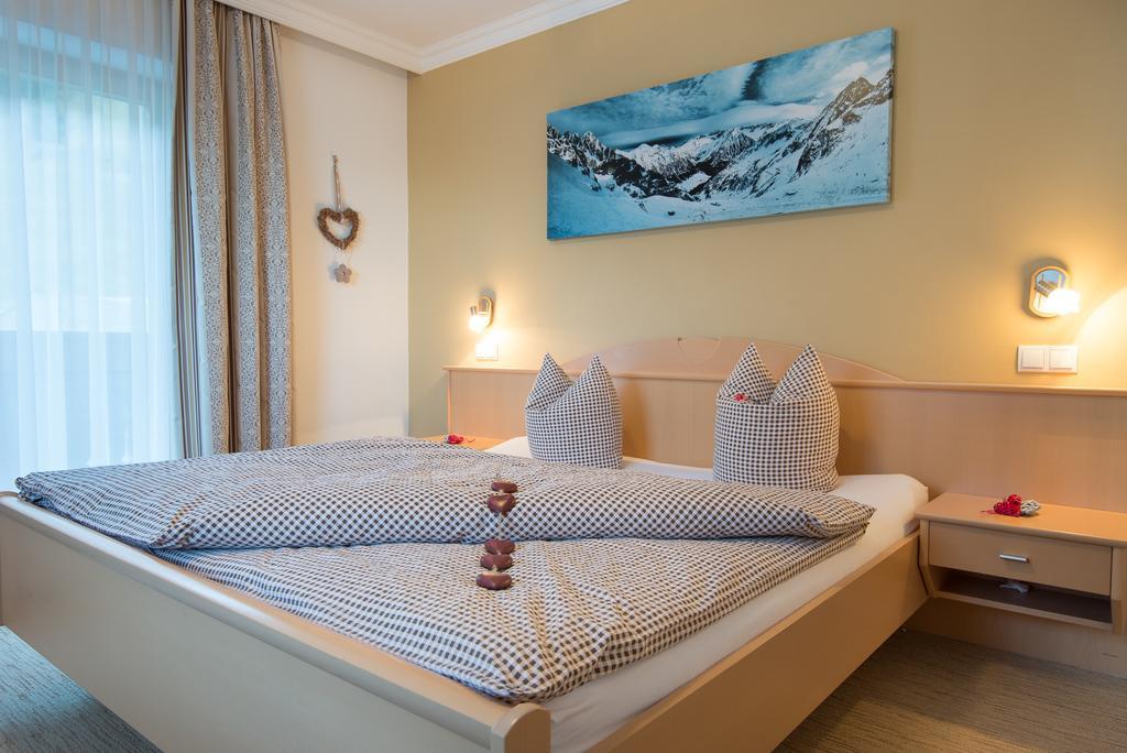 Hotel Haus Fernblick Neustift im Stubaital Habitación foto